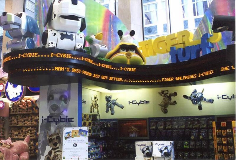 FAO-Schwarz-I-Cybie-Kiosk-LED-Signage (1)