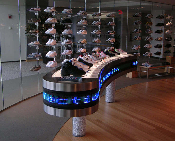 Reebok-Contoured-LED-Display