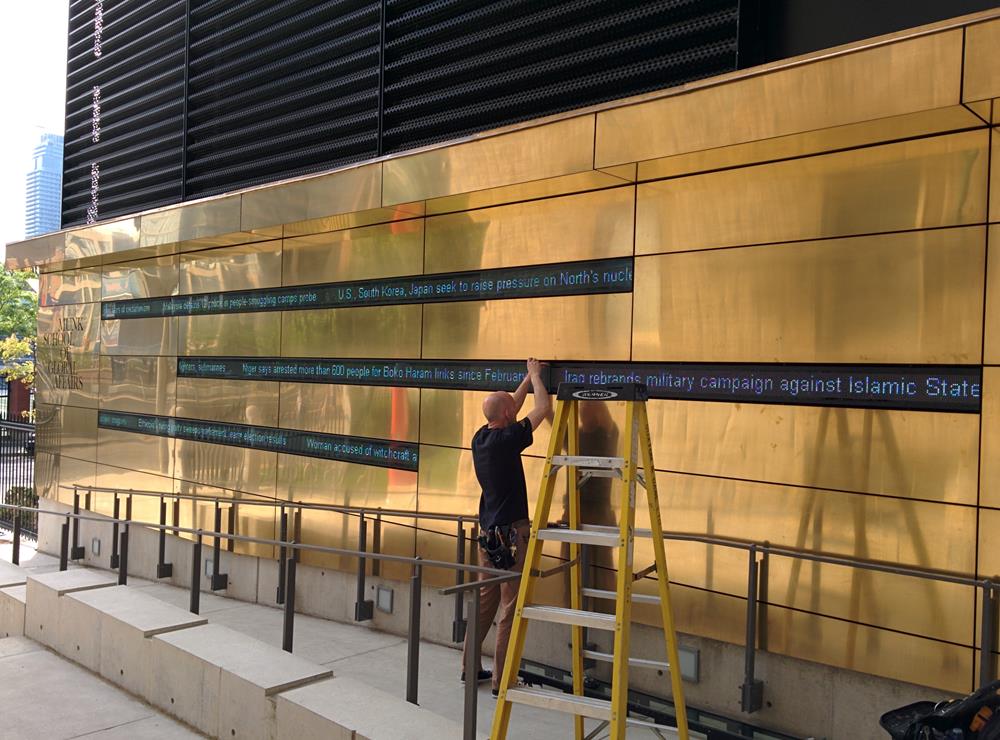 U-of-Toronto-Exterior-Media-Wall